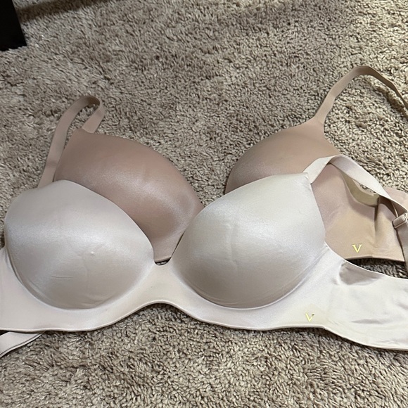 Victoria's Secret Other - Victoria's Secret Dual-Tone Nude & Ivory T-Shirt Bra